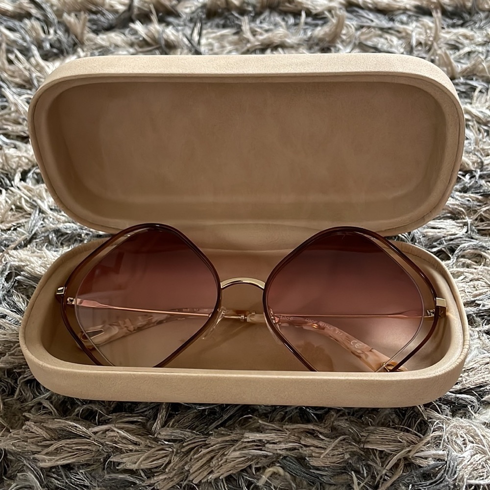 New ! Chloe Sunglasses with Pink Lens, Original Case, Contemporary and Trending